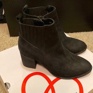 Brand new, never been worn Blondo booties!